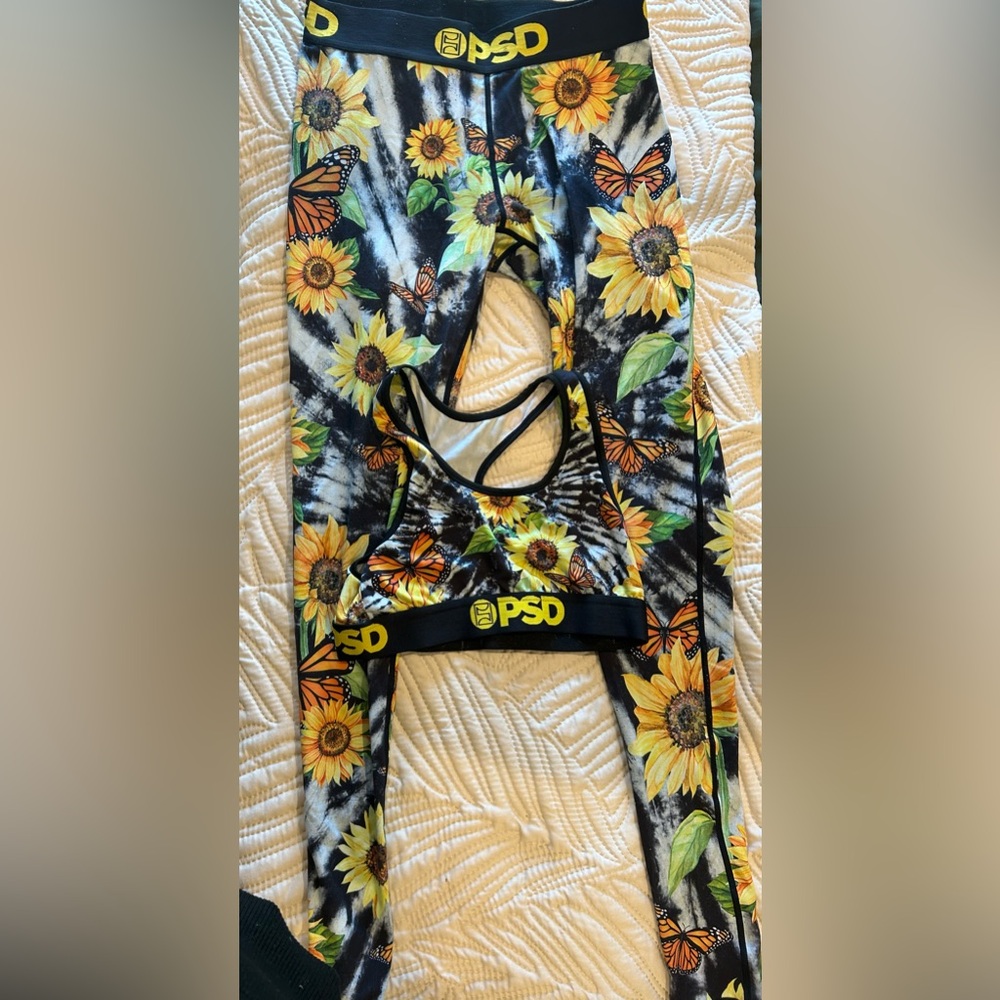 Size small athletic wear sports bra matching leggings.